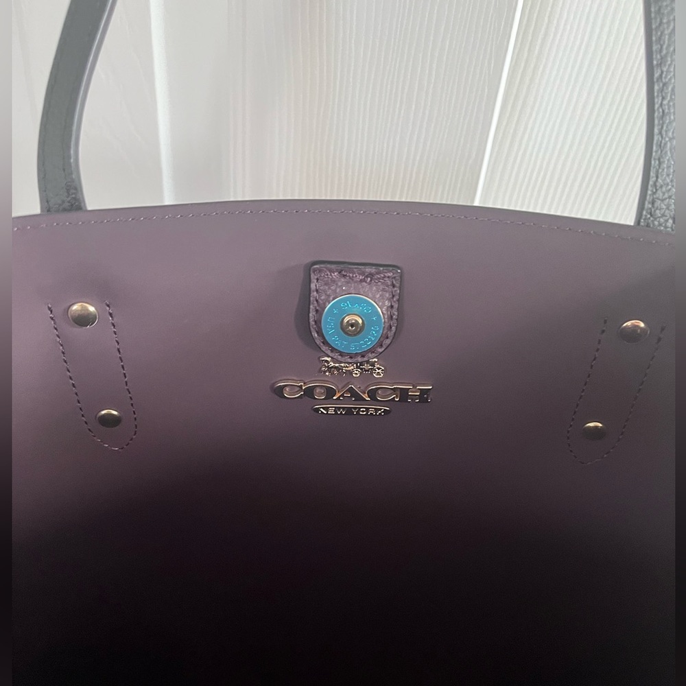 Coach LTH Town Tote in Black - Picture 4 of 6